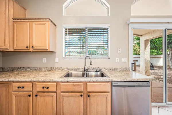 $2,400 | 20717 North 59th Drive, Glendale, AZ 85308