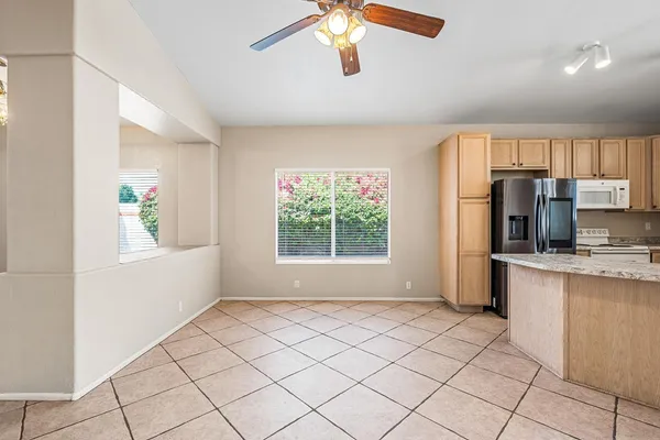 $2,400 | 20717 North 59th Drive, Glendale, AZ 85308