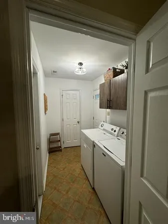 a view of utility room