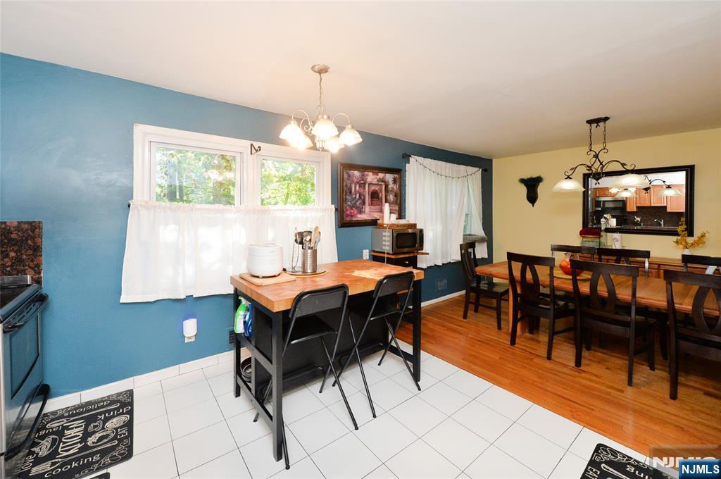 85 B Primrose Lane, Unit 85B Paramus, NJ 07652 - Photo 3 of 16