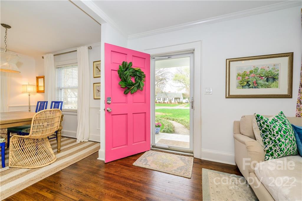 332 Marsh Road Charlotte, NC 28209 - Photo 2 of 37 a living room with furniture and a potted plant