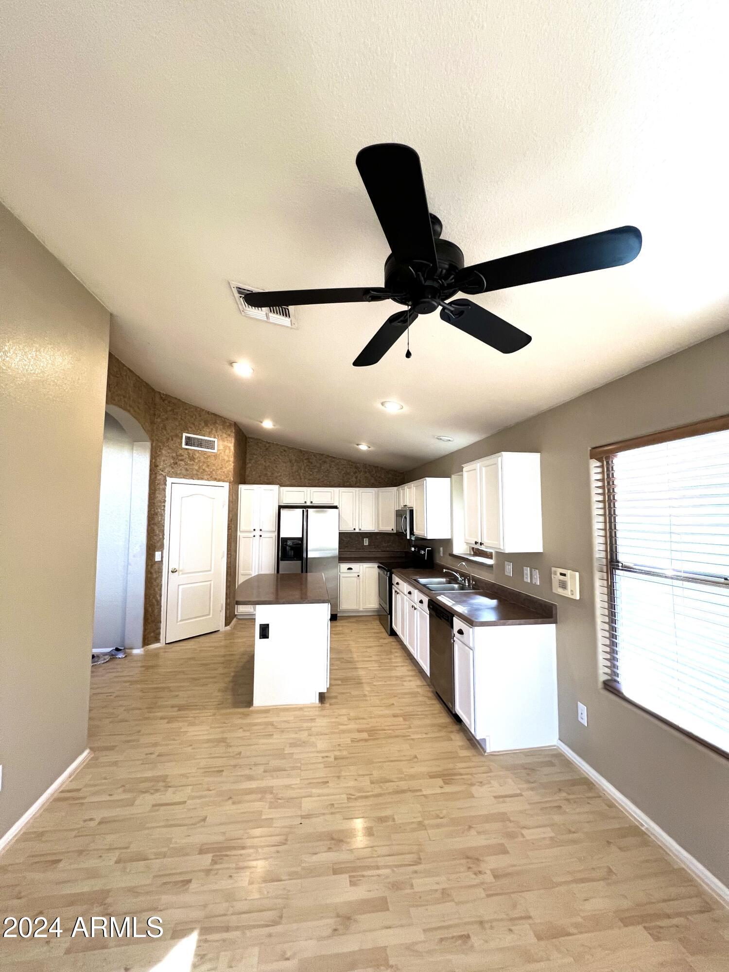 11210 East Pronghorn Avenue Mesa, AZ 85212 - Photo 7 of 26 IMG_0363