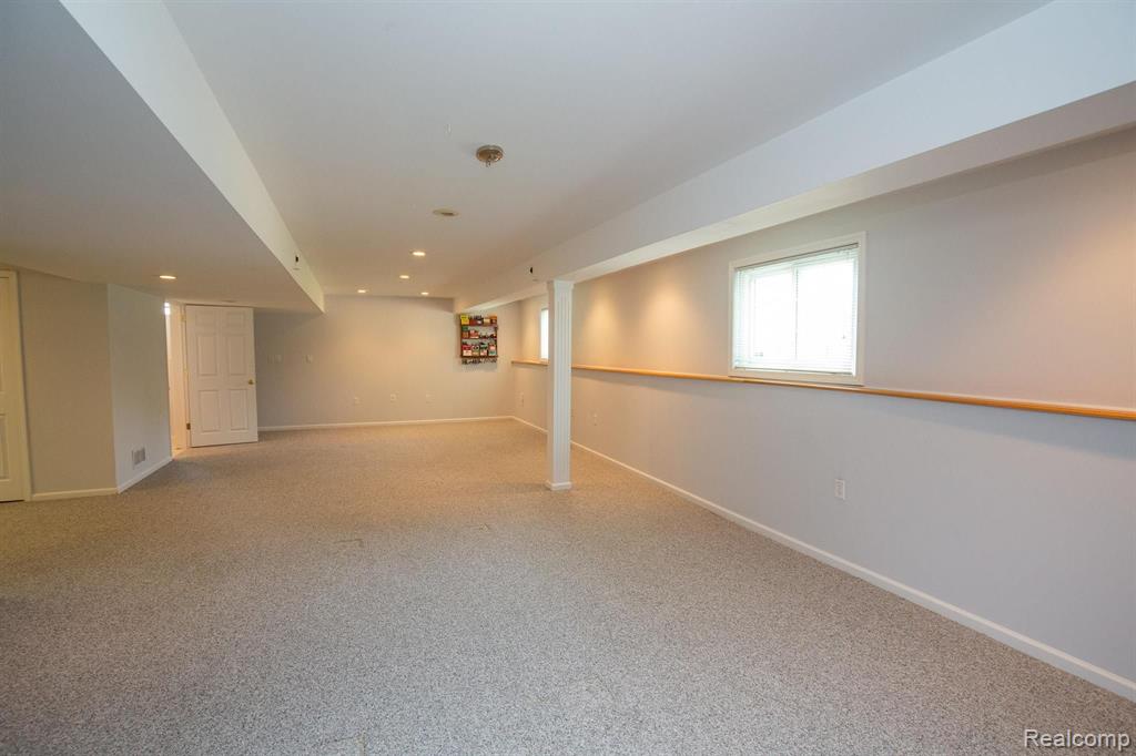 4040 Holly Lane Rochester, MI 48306 - Photo 48 of 63