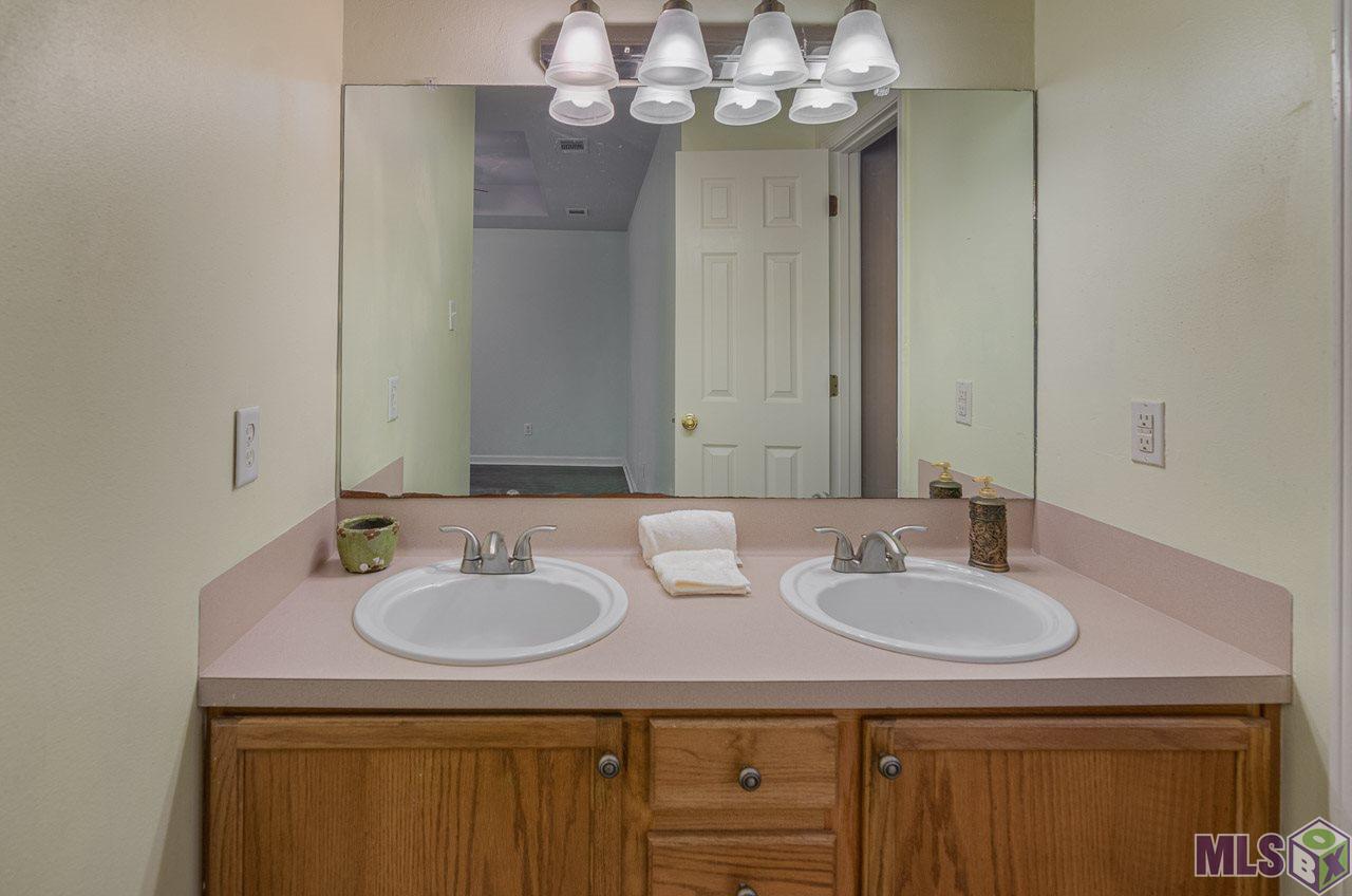 17068 Fox Ridge Drive Prairieville, LA 70769 - Photo 12 of 17 Gallery Image 12
