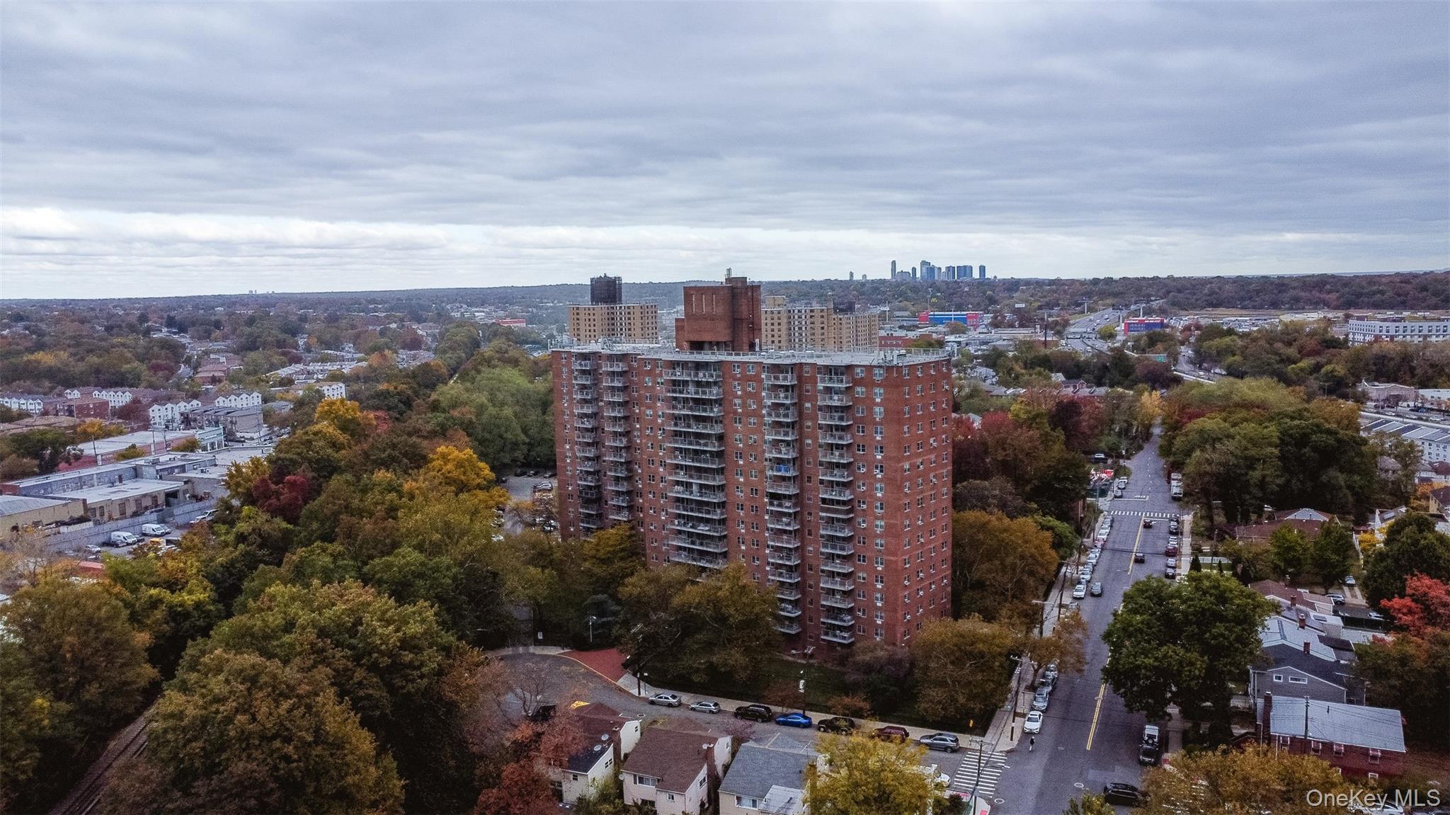 3410 De Reimer Avenue, Unit 7F Bronx, NY 10475 - Photo 21 of 23 a view of a city
