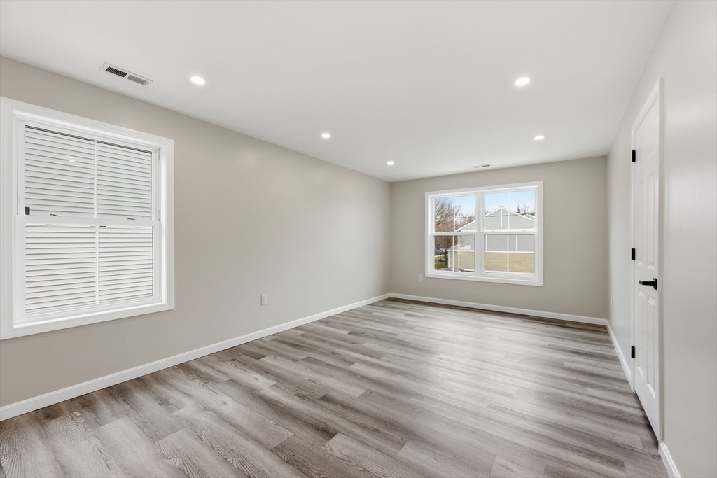 14 Crane Street Springfield, MA 01104 - Photo 16 of 32