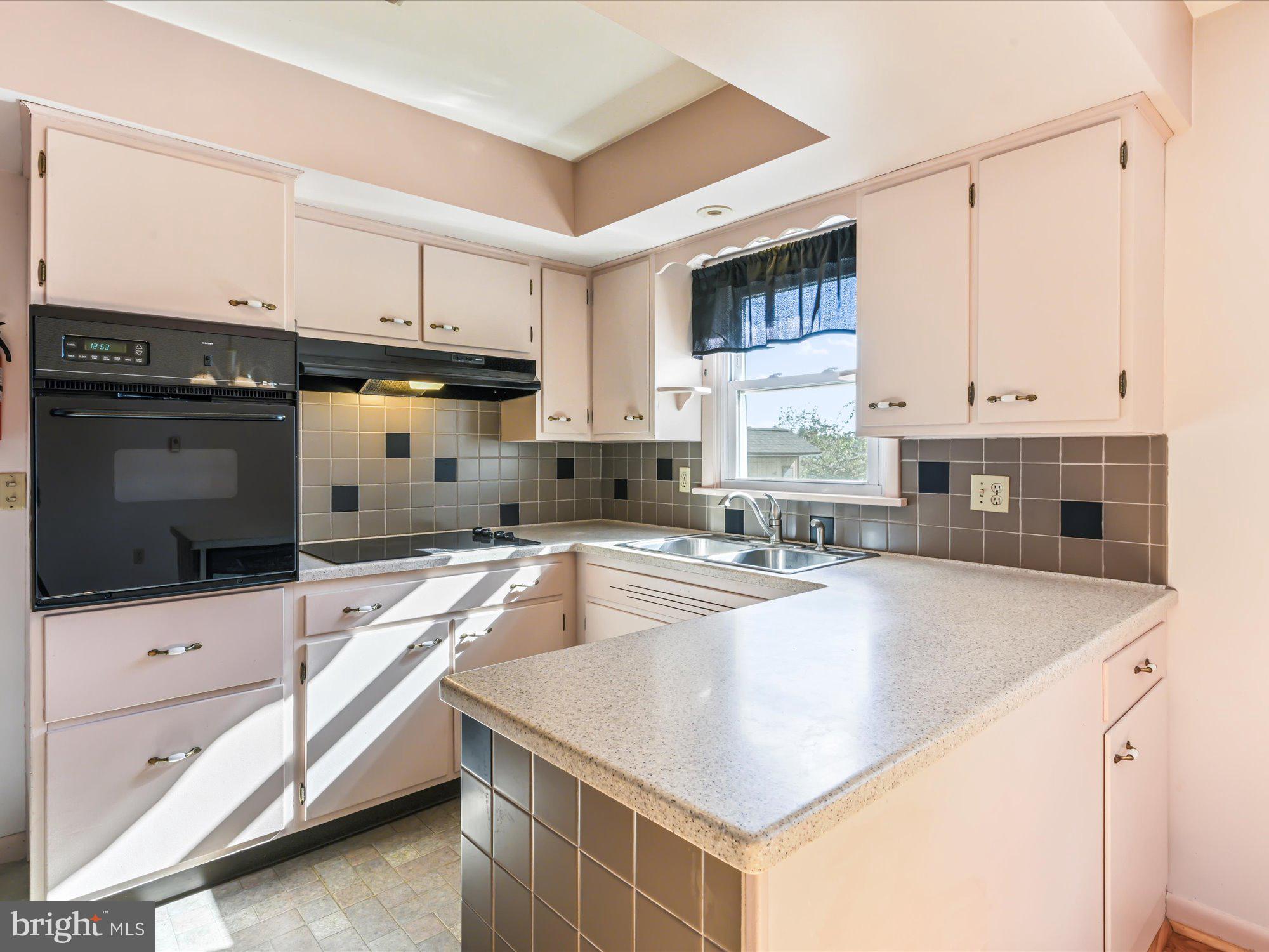 145 Bender Mill Road Lancaster, PA 17603 - Photo 8 of 29 Kitchen