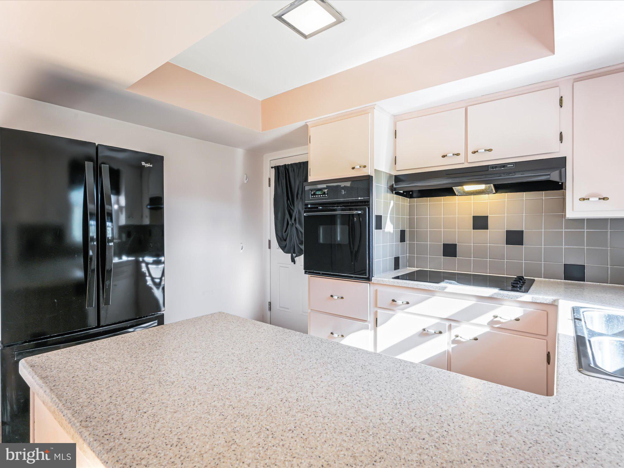 145 Bender Mill Road Lancaster, PA 17603 - Photo 9 of 29 Corian Counters