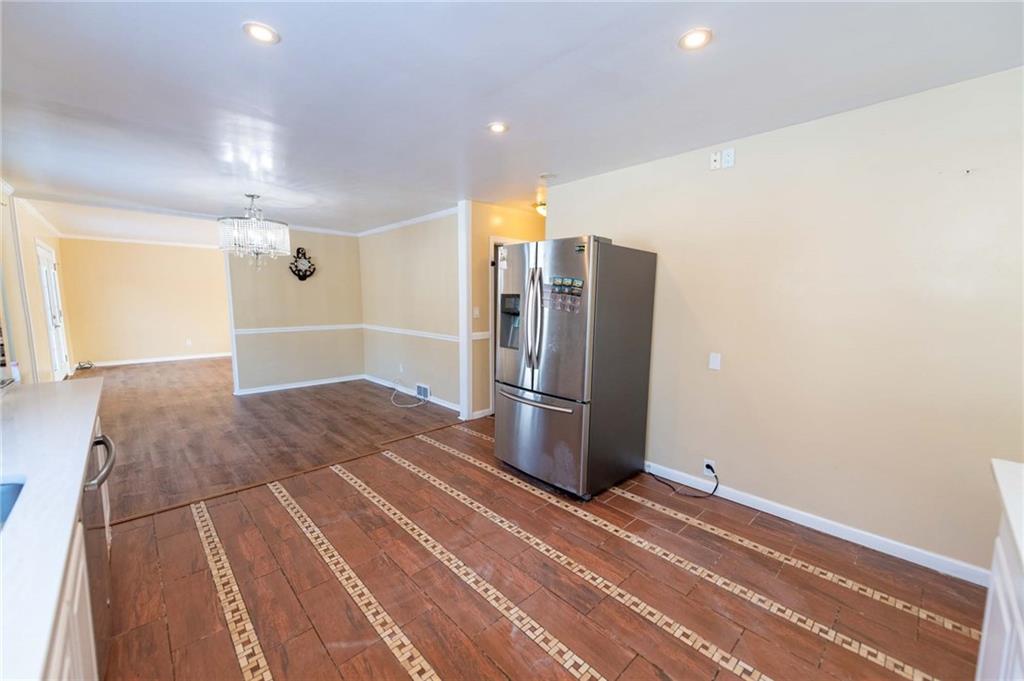 528 Wimer Circle Pittsburgh, PA 15237 - Photo 20 of 48 a view of a livingroom with an empty space