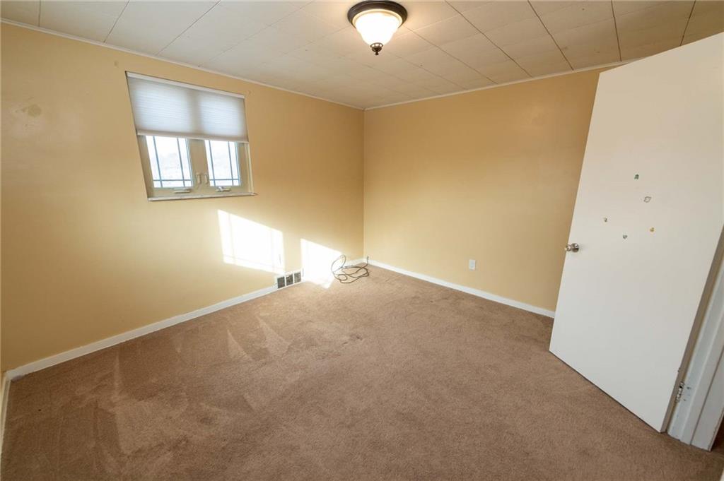 528 Wimer Circle Pittsburgh, PA 15237 - Photo 31 of 48 an empty room with windows and closet