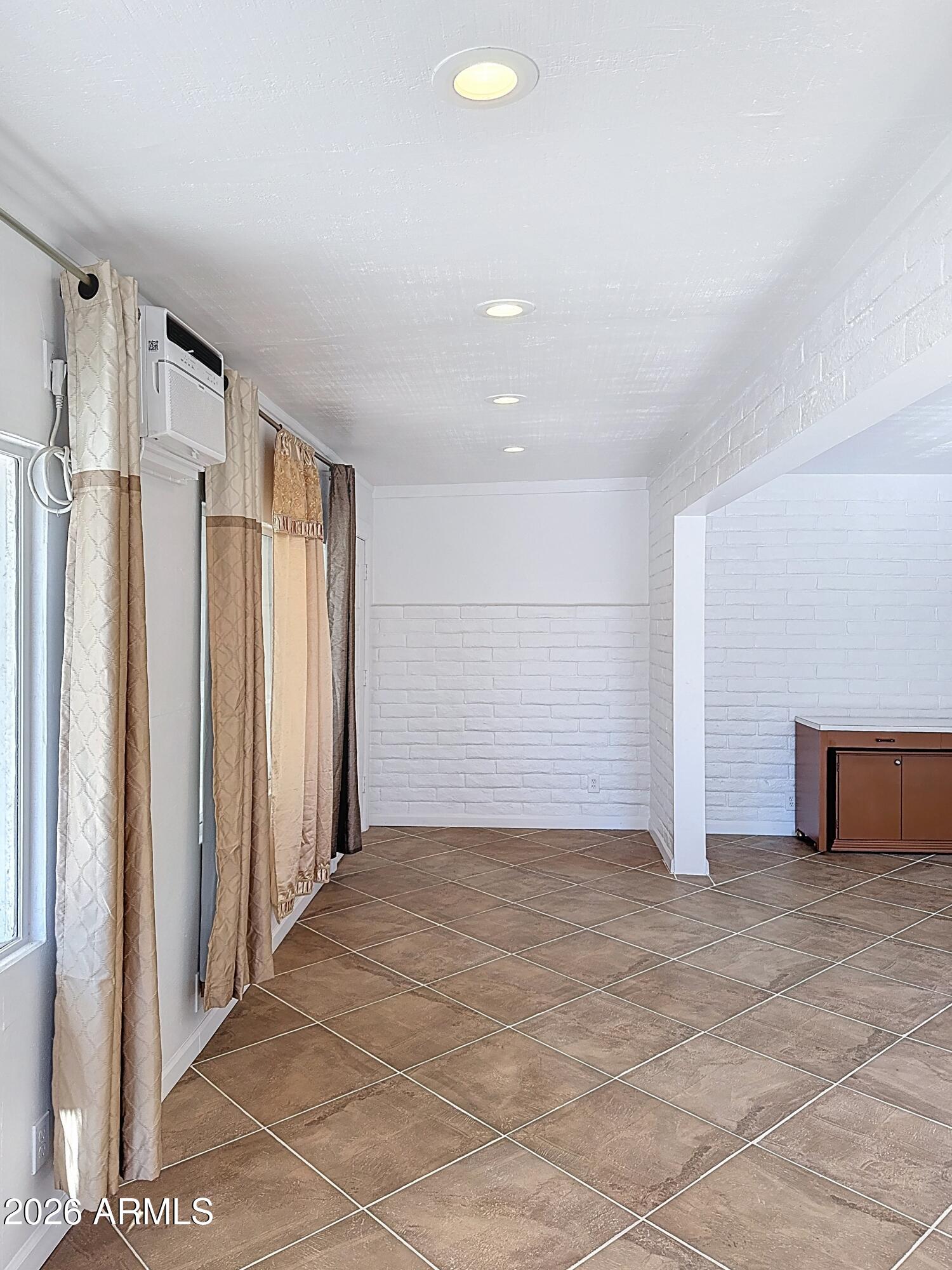 1226 West Purdue Avenue Phoenix, AZ 85021 - Photo 13 of 50 anton_00003