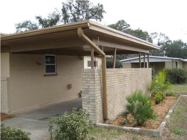 10 Vanderbilt Road Pensacola, FL 32506 - Photo 5 of 17 COVERED DRIVE VIEW