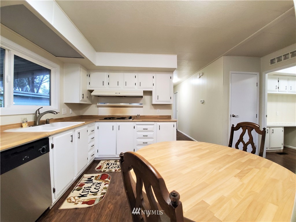 201 Union Avenue Southeast, Unit 239 Renton, WA 98059 - Photo 11 of 36