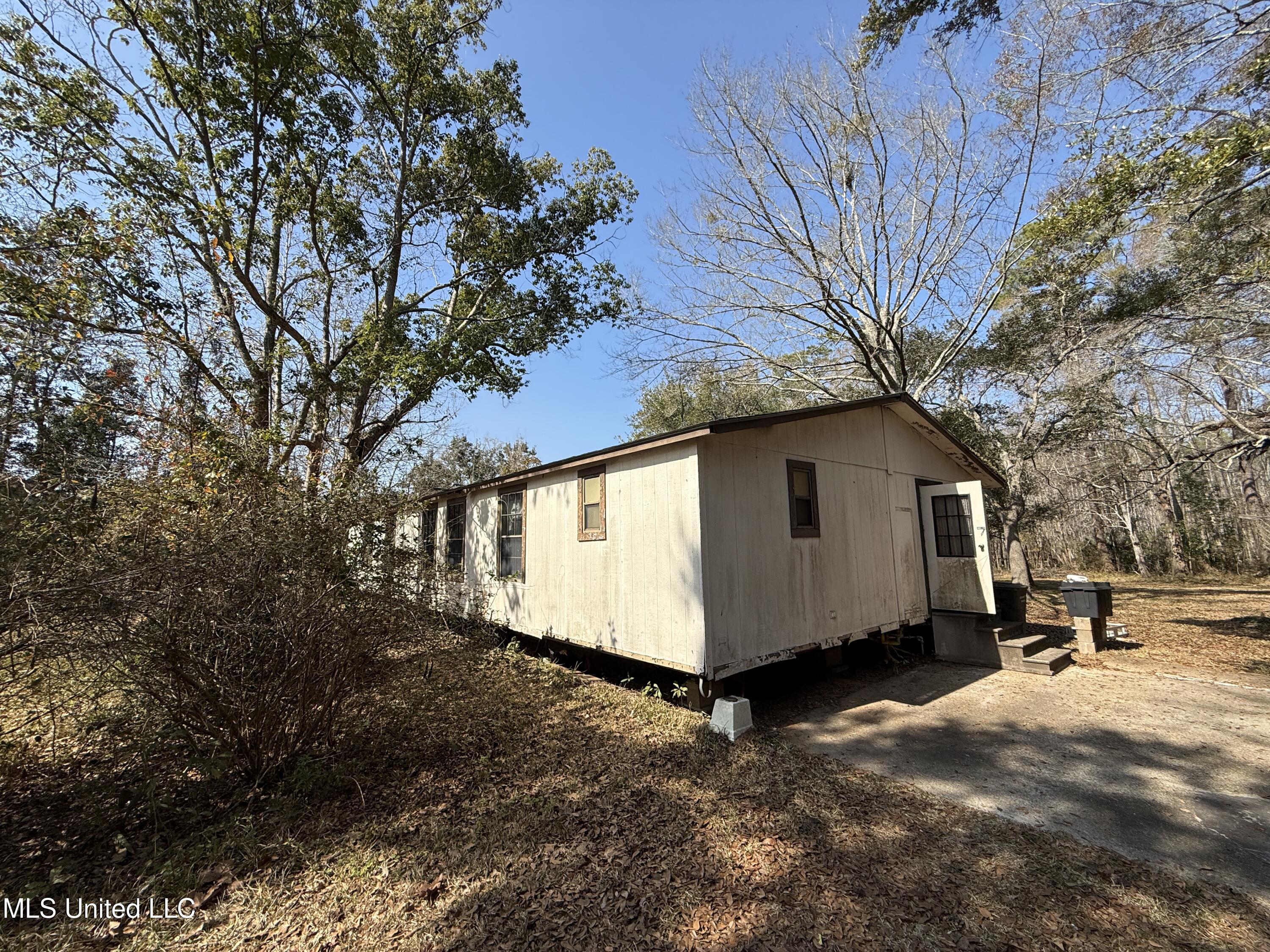 9007 Orange Lake Road Moss Point, MS 39562 - Photo 2 of 18 IMG_6722
