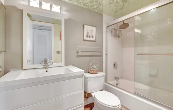$1,945 | 4070 Tivoli Court, Unit 307, Lake Worth, FL 33467