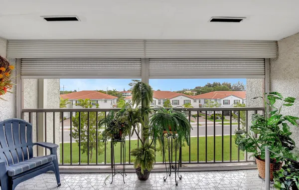 $1,945 | 4070 Tivoli Court, Unit 307, Lake Worth, FL 33467