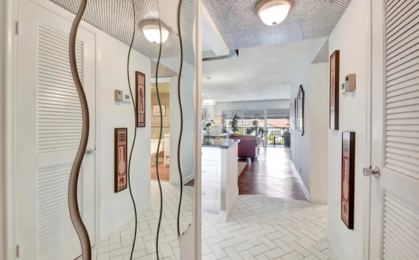 $1,945 | 4070 Tivoli Court, Unit 307, Lake Worth, FL 33467