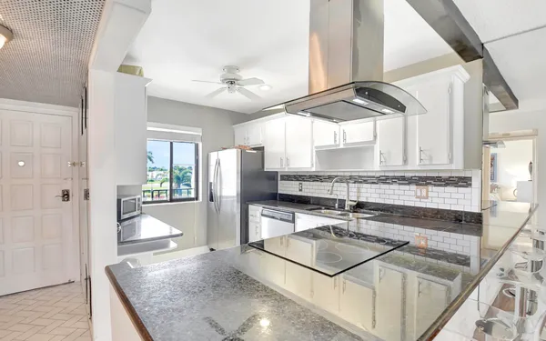 $1,945 | 4070 Tivoli Court, Unit 307, Lake Worth, FL 33467