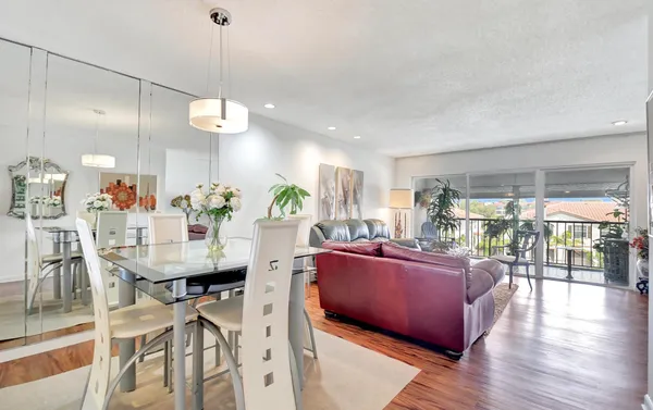 $1,945 | 4070 Tivoli Court, Unit 307, Lake Worth, FL 33467