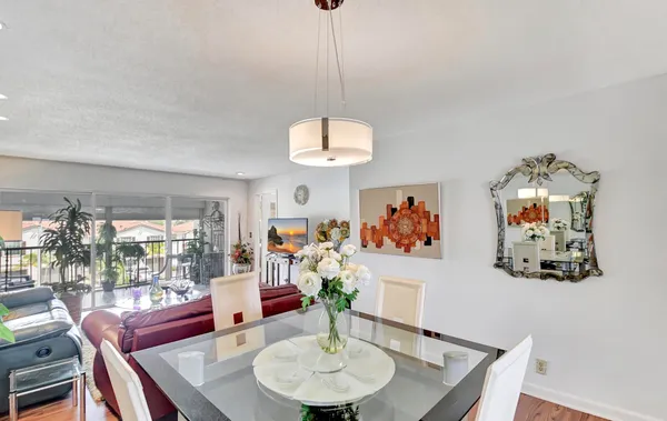 $1,945 | 4070 Tivoli Court, Unit 307, Lake Worth, FL 33467