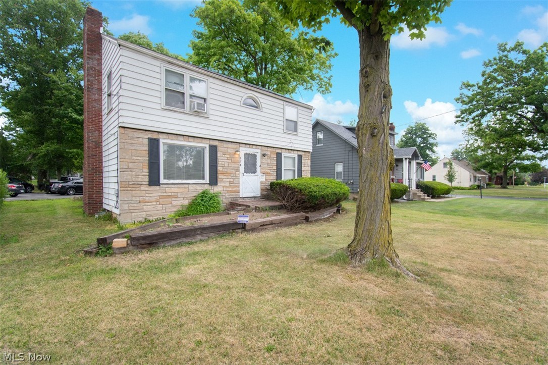 294 Shields Road Youngstown, OH 44512 - Photo 2 of 32 Gallery Image 2