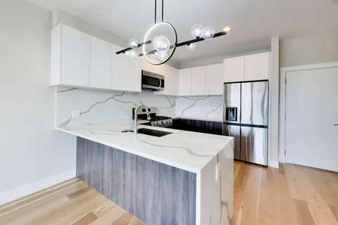 $299,000 | 2342 West Adams Street, Unit 208, Chicago, IL 60612
