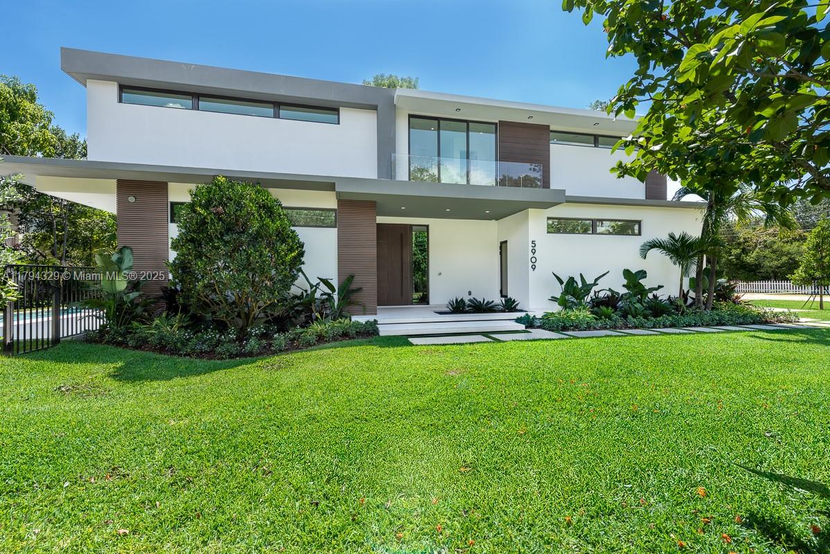 5909 Southwest 76th St  