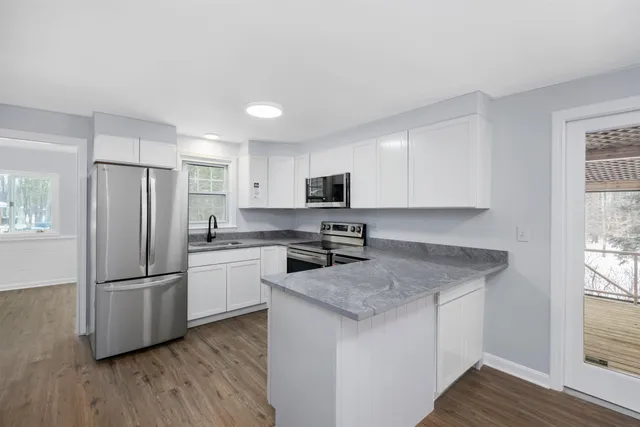 $525,000 | 110 Main Street, Sandown, NH 03873