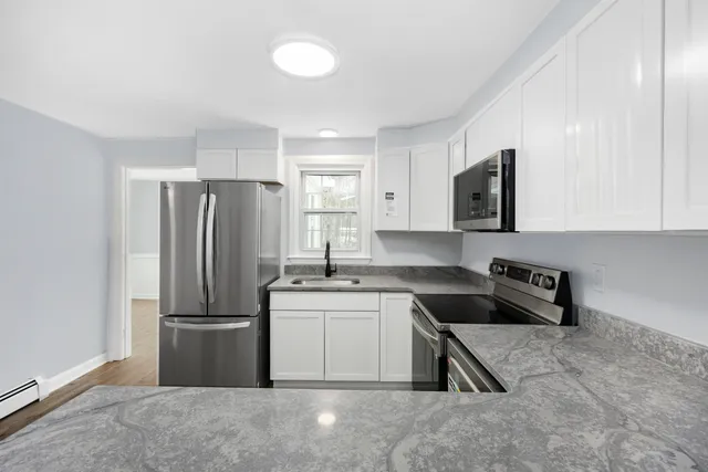 $525,000 | 110 Main Street, Sandown, NH 03873