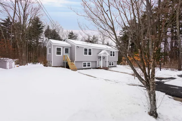 $525,000 | 110 Main Street, Sandown, NH 03873