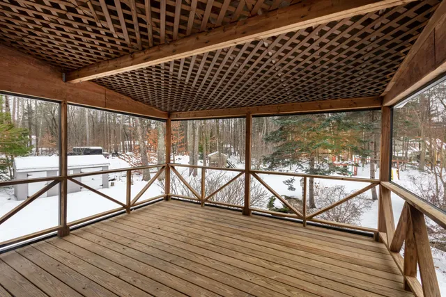 $525,000 | 110 Main Street, Sandown, NH 03873