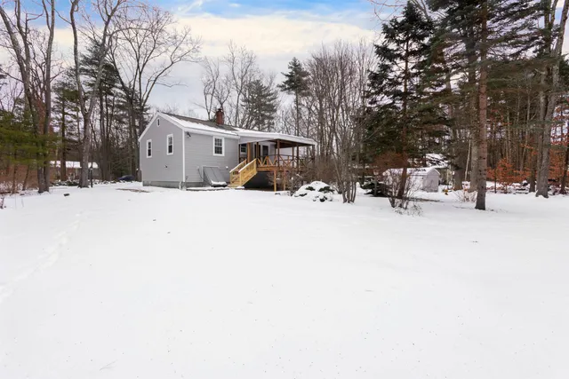 $525,000 | 110 Main Street, Sandown, NH 03873