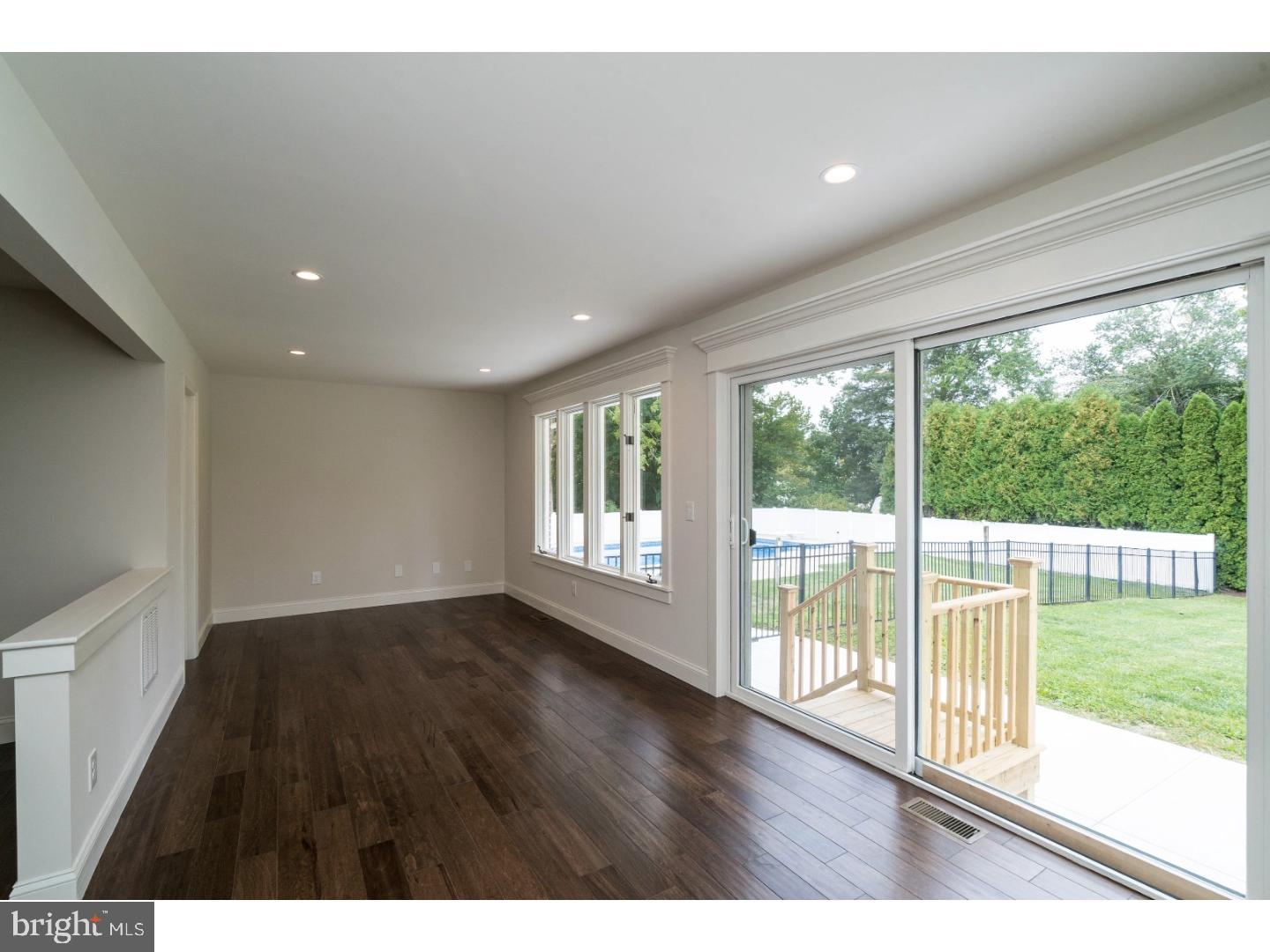 32 Berlin New Freedom Road Berlin, NJ 08009 - Photo 11 of 23 Sun Room