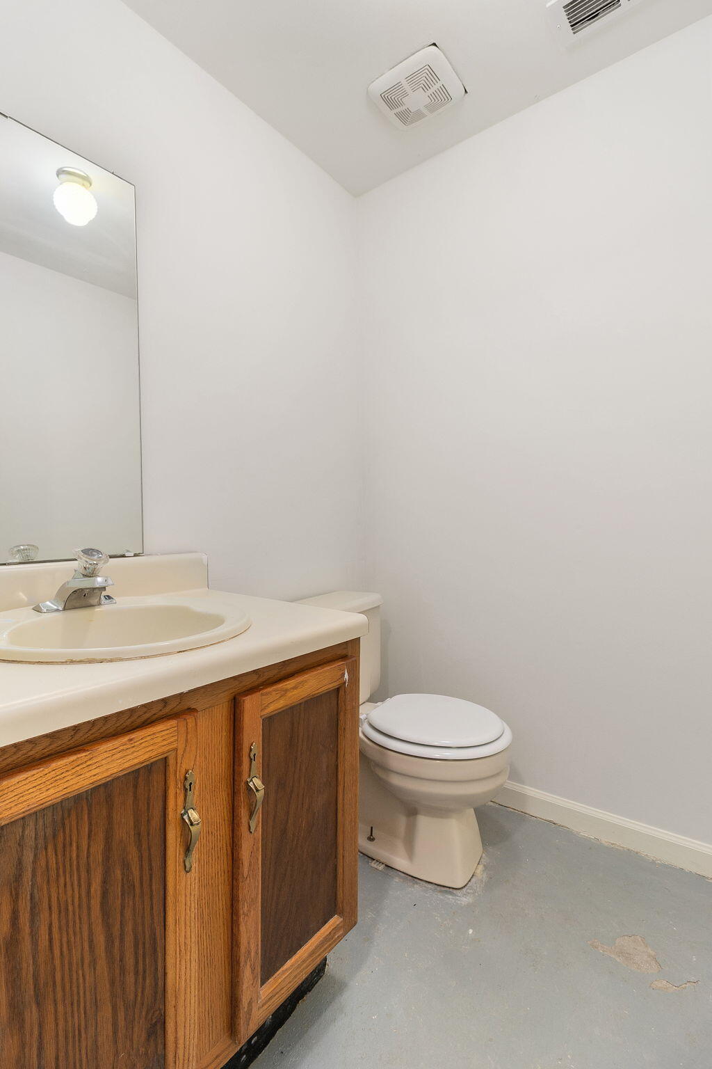 1808 Hidden Harbor Road Hixson, TN 37343 - Photo 56 of 73 basement half bath