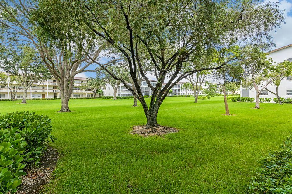 9 Mansfield A Boca Raton, FL 33434 - Photo 14 of 22 Rear 01