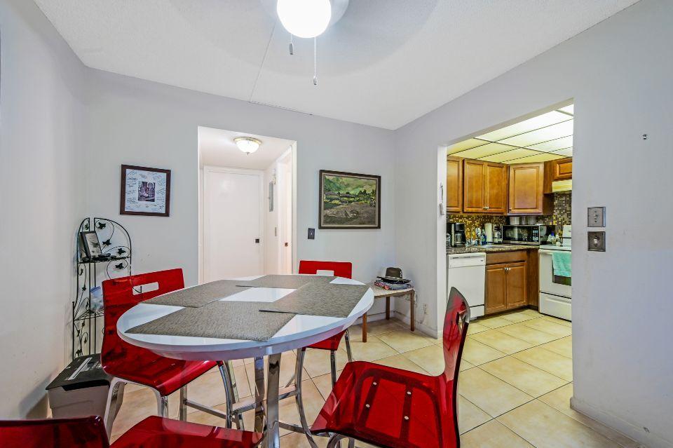 9 Mansfield A Boca Raton, FL 33434 - Photo 6 of 22 Dining 01