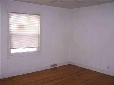 5283 Torrey Road Flint, MI 48507 - Photo 10 of 12 20115620-9.JPG