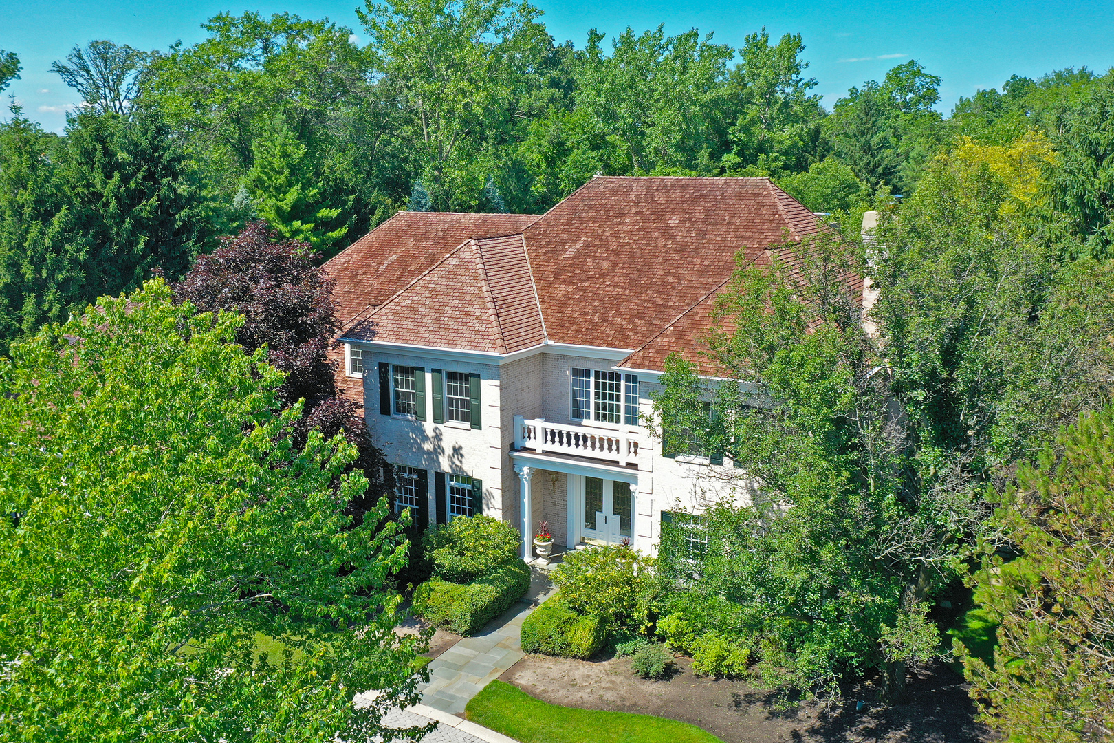 351 Wallace Road Lake Forest, IL 60045 - Photo 34 of 35 an aerial view of a house with yard and green space