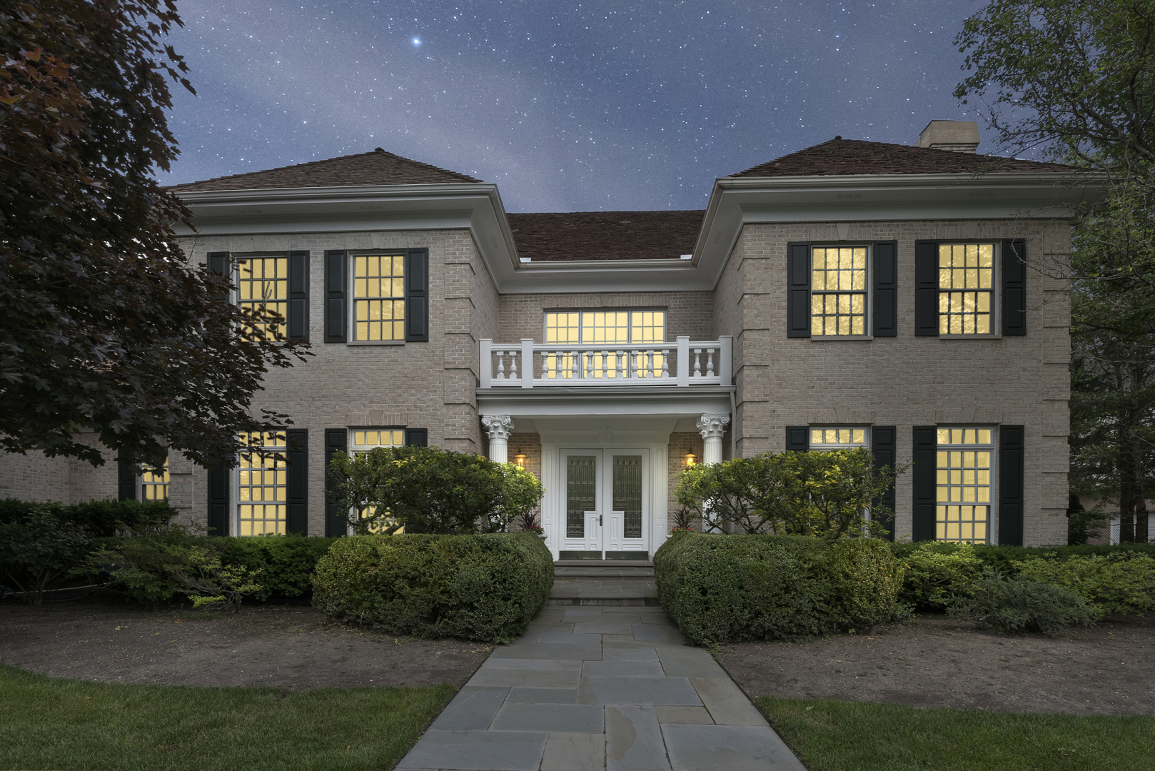 351 Wallace Road Lake Forest, IL 60045 - Photo 5 of 35 a front view of house with a yard