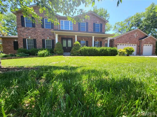 $1,295,000 | 1 Crabapple Court, Olivette, MO 63132