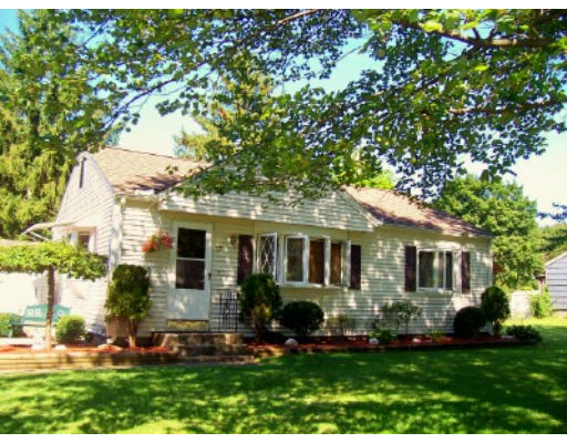 17 Pineywood Road Southwick, MA 01077 - Photo 1 of 11 Gallery Image 1