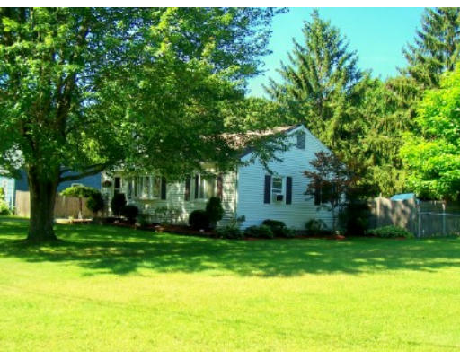 17 Pineywood Road Southwick, MA 01077 - Photo 2 of 11 Gallery Image 2