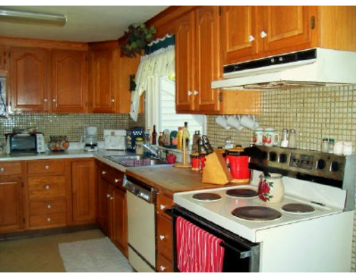 17 Pineywood Road Southwick, MA 01077 - Photo 6 of 11 Gallery Image 6