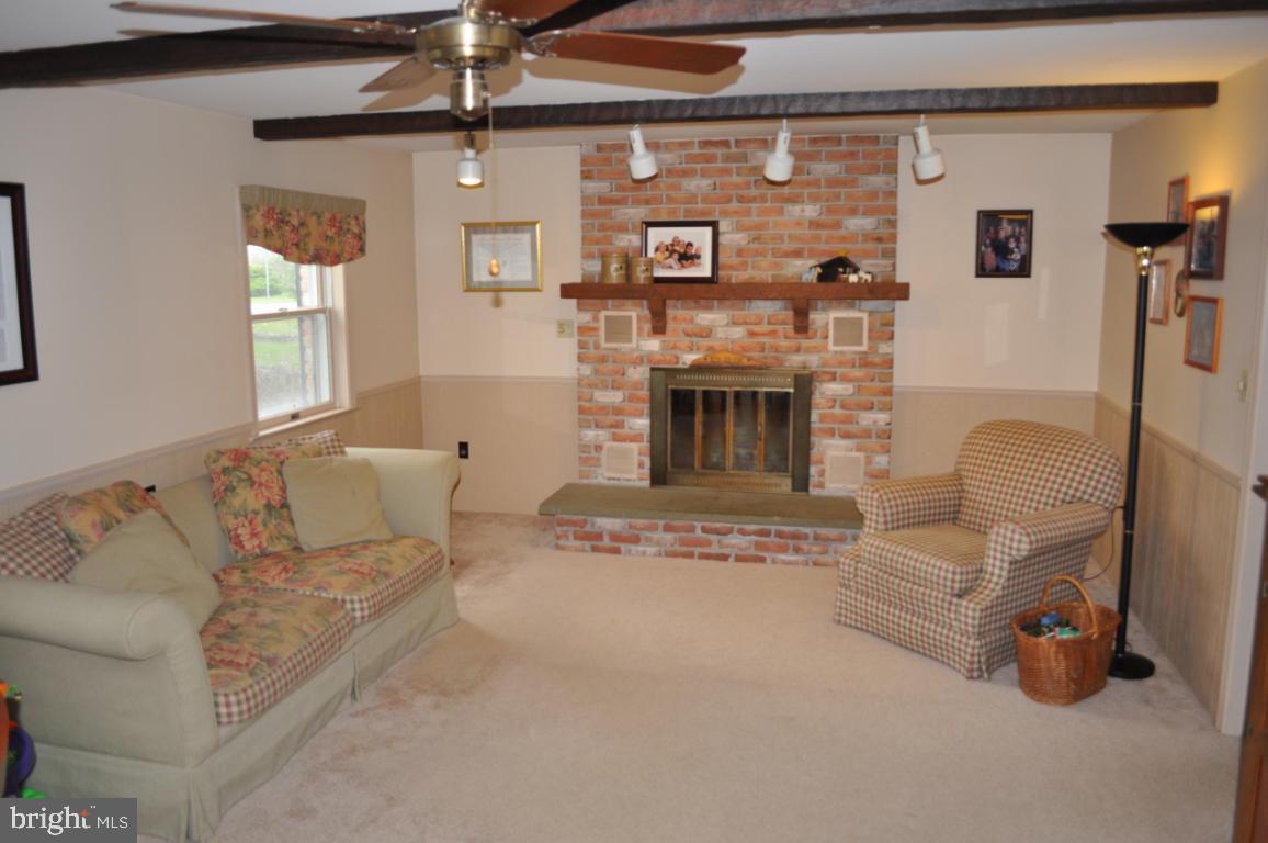 107 Race Street Lititz, PA 17543 - Photo 5 of 36