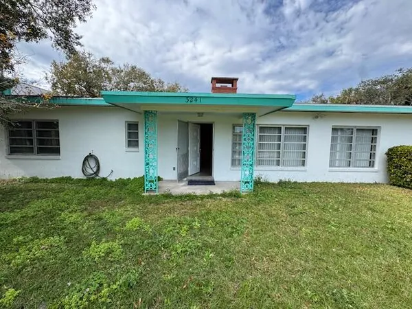 $2,250 | 3241 North Indian River Drive, Fort Pierce, FL 34946
