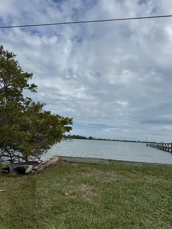 $2,250 | 3241 North Indian River Drive, Fort Pierce, FL 34946