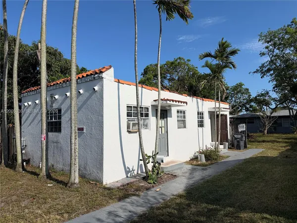$1,450 | 2212 Grant Street, Unit S, Hollywood, FL 33020