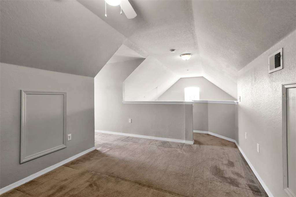 5541 Rosehill Road, Unit 202 Sarasota, FL 34233 - Photo 46 of 47