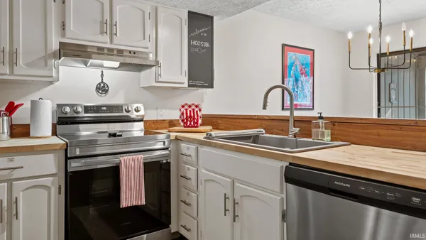 $210,000 | 9006 South Pointe Ridge Lane, Unit 4, Bloomington, IN 47401