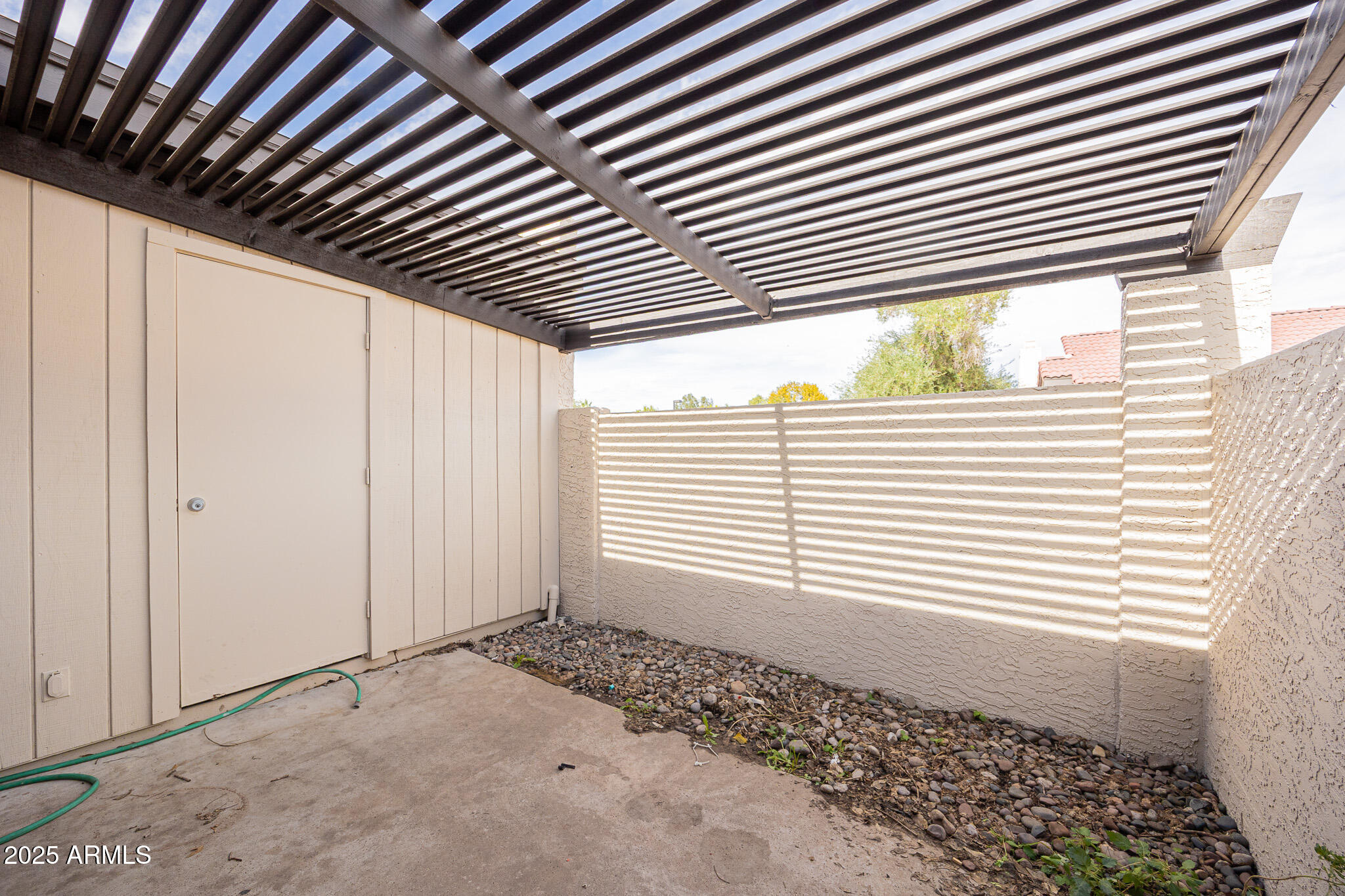 2141 East Kirkland Lane, Unit 4 Tempe, AZ 85281 - Photo 20 of 21 a view of a garage